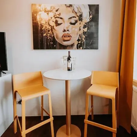 Design Studio, 400m From The Square Apartamento *